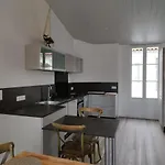 Grand Ancien En Centre * La Rochelle