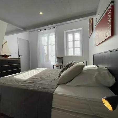 Grand Ancien En Centre شقة