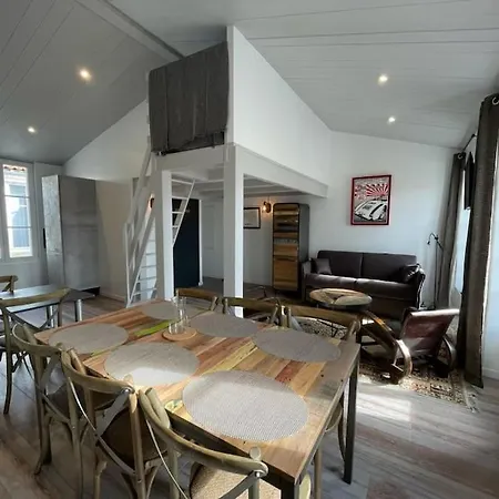 Grand Ancien En Centre *