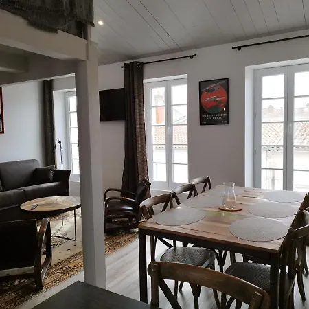 Apartment Grand Ancien En Centre