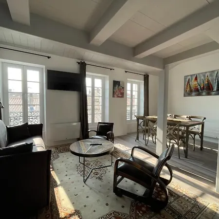 Grand Ancien En Centre * La Rochelle (Charente-Maritime)